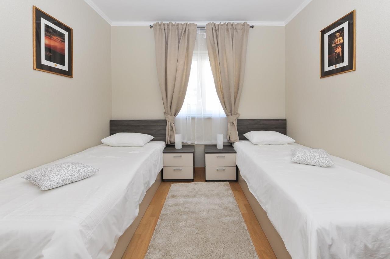 Apartmani Peric 1 Meka Draga Obrovac Exterior photo